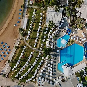 4* אתר נופש Golden Coast